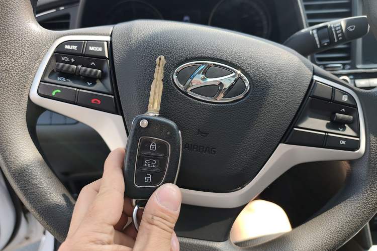 Used Hyundai Elantra (6th Generation / Lingdong) 2016 1.6L Automatic ZhiXuan – Elite Version Interior 1