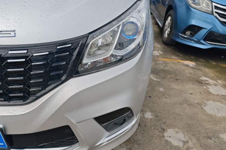 Used SAIC MAXUS G10 2024 2.0L Manual Multi-Function Travel Version CNG 7-Seater