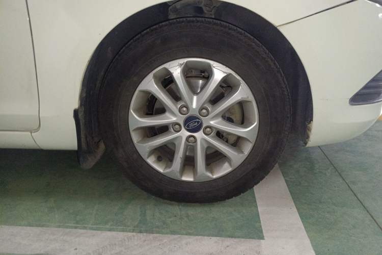 Used Ford Focus 2013 Hatchback Classic 1.8L Automatic Base Model
