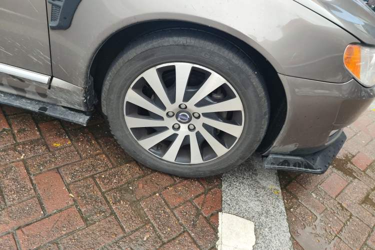 Used Volvo S80L 2014 2.0T T5 Intelligent Luxury Edition Right Front Wheel Hub