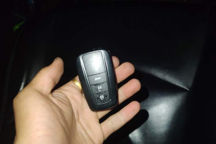 Used Toyota Corolla 2021 Dual-Motor 1.8L E-CVT Elite Edition Vehicle Key