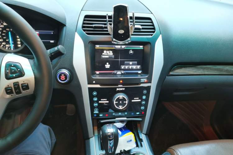 Used Ford Explorer 2013 3.5L Deluxe Model