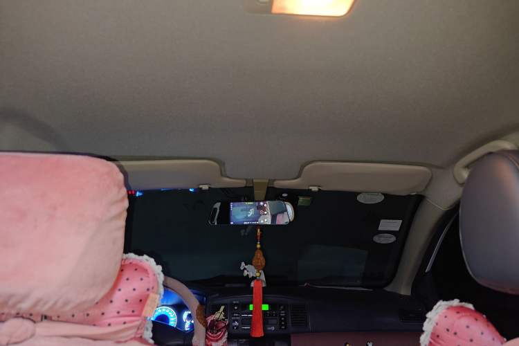 Used BYD F3 2012 Energy-Saving Model 1.5L Manual Comfort Version Headliner