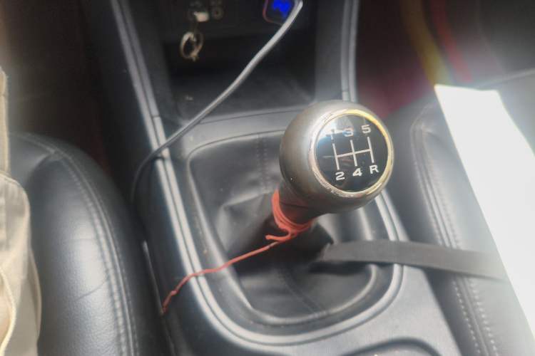 Used Roewe 360 2015 1.5L Manual Luxury Edition Gear Lever