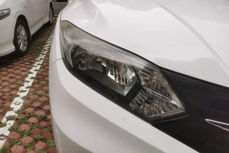 Used Honda Vezel 2015 1.5L CVT two-wheel drive Comfort trim
