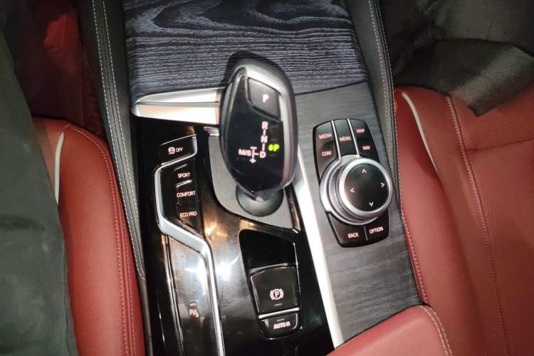 Used BMW 5 Series 2022 Restyled 530Li Leading Edition M Sport Package
