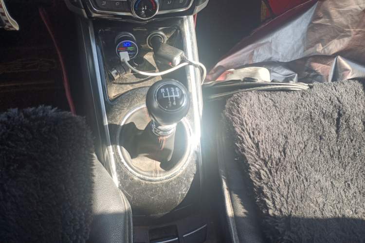 Used Zotye Domy X5 2015 1.5T Manual Luxury Version China IV Standard
