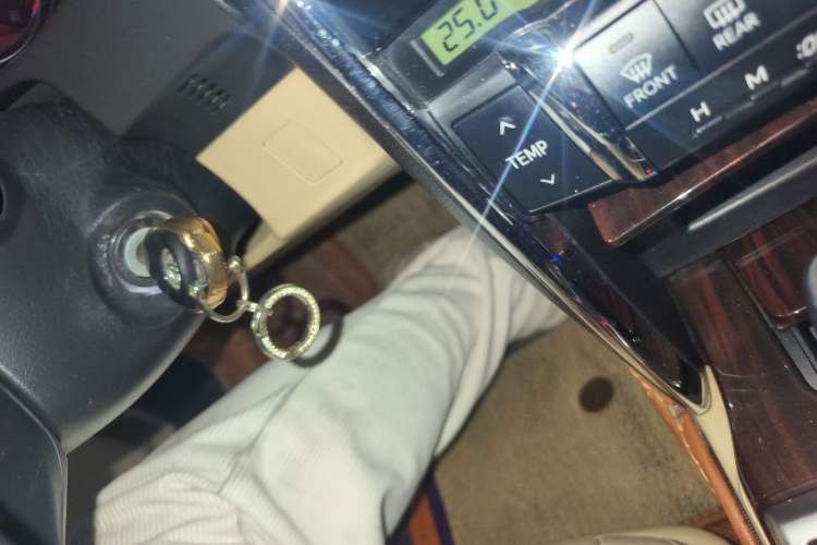 Used Toyota Reiz 2012 2.5V Fengdu Elite Stylish Edition
