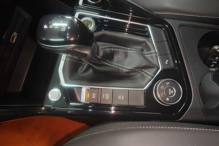 Used Volkswagen Tayron 2019 380TSI All-Wheel Drive R-Line China V-standard Gear Lever