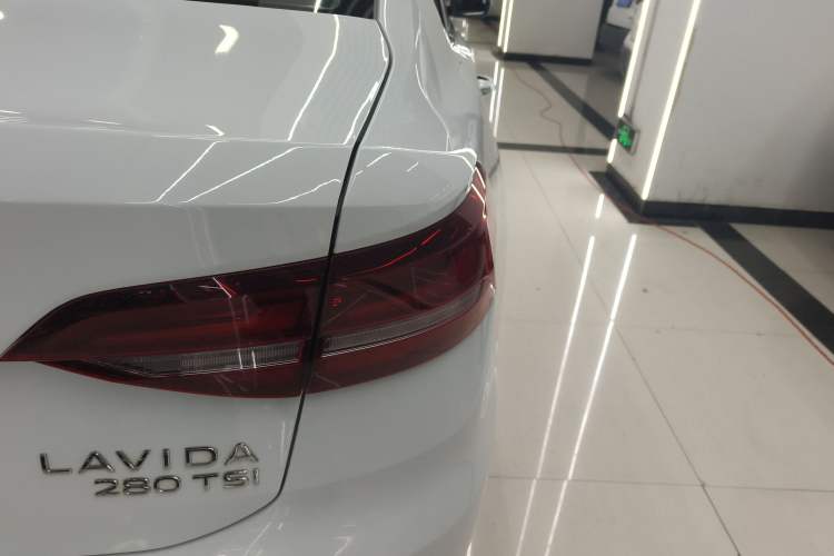 Used Volkswagen Lavida 2023 280TSI DSG Full-Comfort Edition Right Rear Taillight