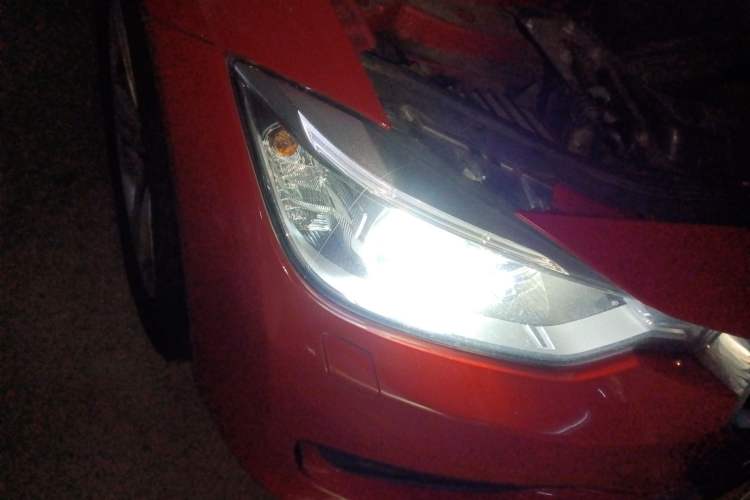 Used BMW 3 Series 2015 320i Active Edition
