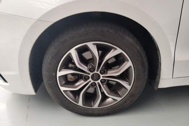 Used Geely Auto Emgrand GT 2017 2.4L Luxury Model Left Front Wheel Hub
