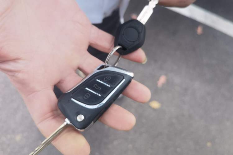 Used Wuling Rongguang V 2016 1.2L Standard Version