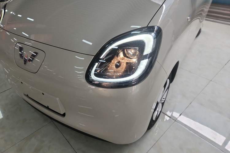 Used Wuling Hongguang MINIEV 2025 Four-Door Version Advanced Edition Left Front Headlight