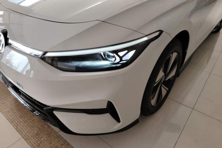 Used Volkswagen ID.7 VIZZION 2024 AIR model Left Front Headlight