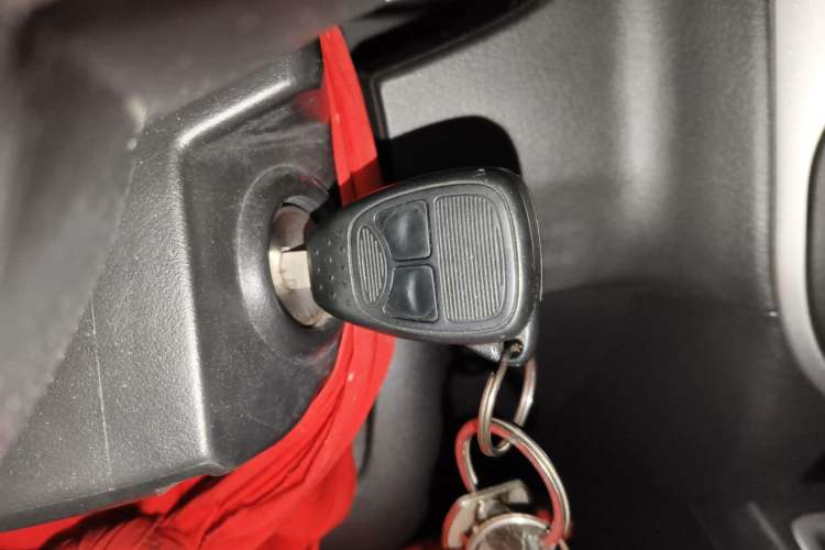 Used Jeep Compass 2014 2.0L two-wheel drive luxury version Vehicle Key