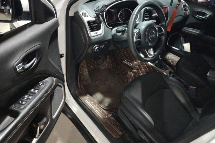 Used Jeep Compass 2019 200T Automatic Enjoyment - Connected Large Screen Version Driver Seat