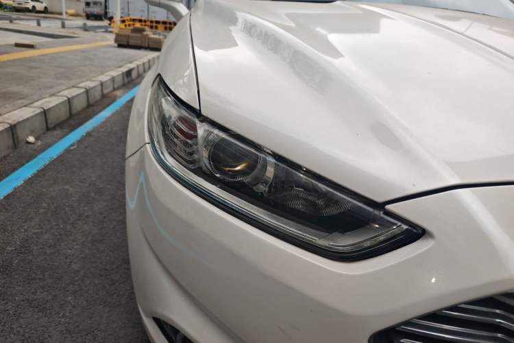 Used Ford Mondeo 2013 2.0L GTDi 200 Fashion Edition Right Front Headlight