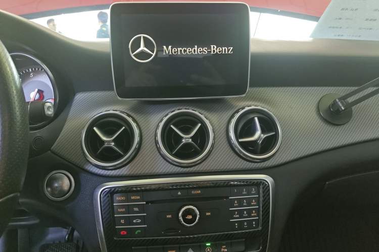 Used Mercedes-Benz GLA 2016 GLA 200 Sport Edition Audio And AC Panel