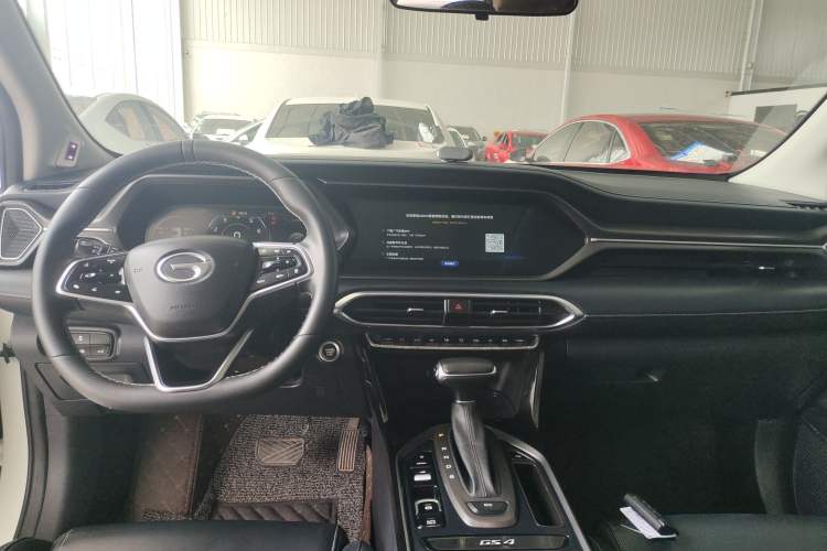 Used GAC Trumpchi GS4 2022 270T Automatic Smart Drive Flagship Edition Center Console