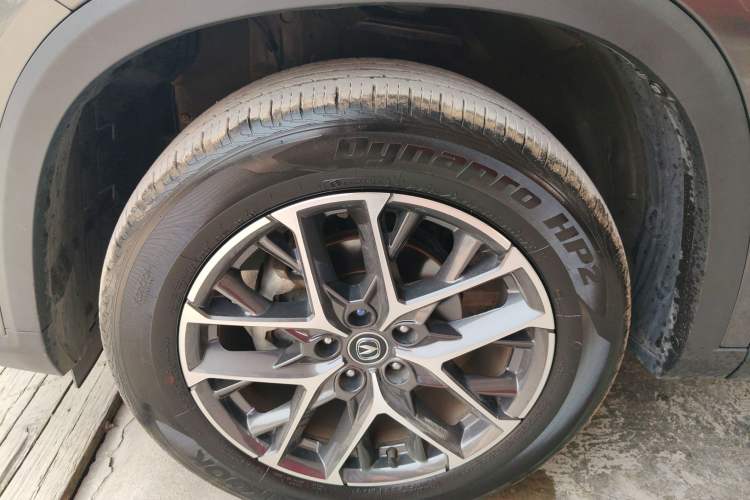 Used CHANGAN CS75 PLUS 2022 2nd Generation 1.5T Automatic Prestige Version Left Front Wheel Hub