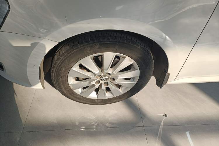 Used Volkswagen Lavida 2013 Restyled Classic 1.6L Automatic Comfort Edition