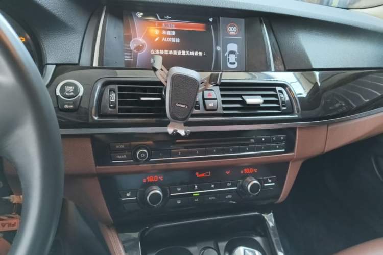 Used BMW 5 Series 2014 525Li Leading Model
