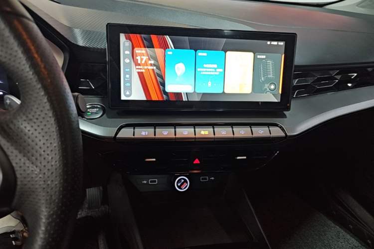 Used MG 5 2021 300TGI DCT Elegant Luxury Edition Audio And AC Panel