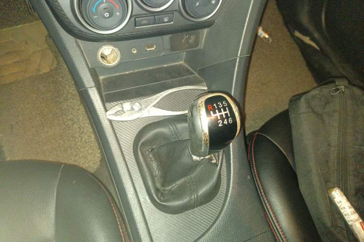 Used Haima Fumei 2014 M5 1.6L Manual Elite Model Gear Lever