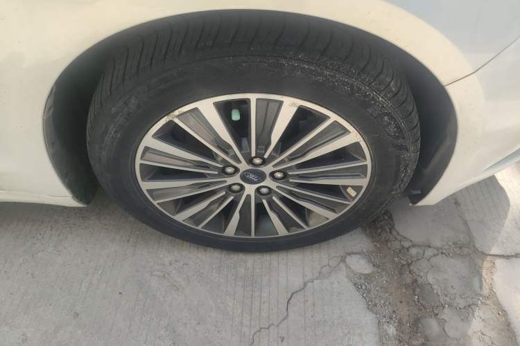 Used Ford Mondeo 2017 EcoBoost 180 Luxury Model Right Front Wheel Hub