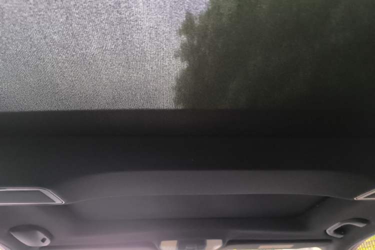 Used Mercedes-Benz E-Class 2015 Facelift E 200 L Headliner