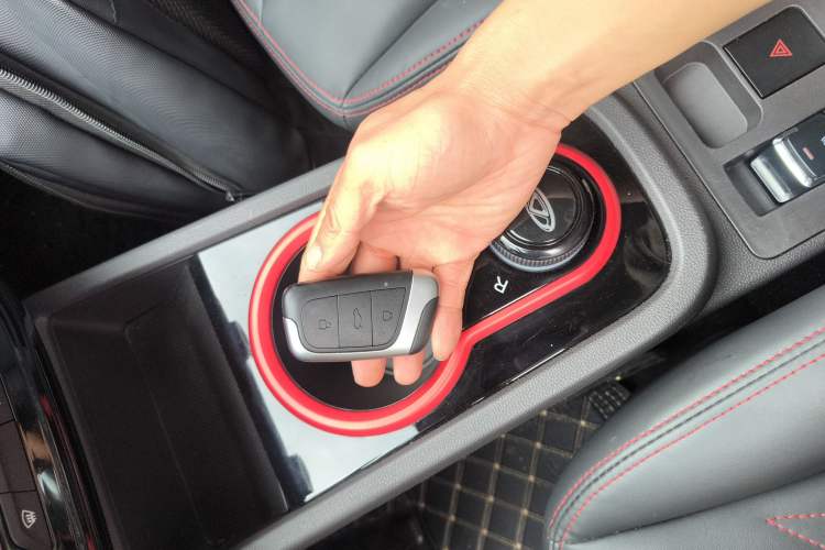 Used Chery QQ Little Ant 2022 Sweet Pink Edition Half-Sugar Version 3-Cell Lithium 30kW 301km
