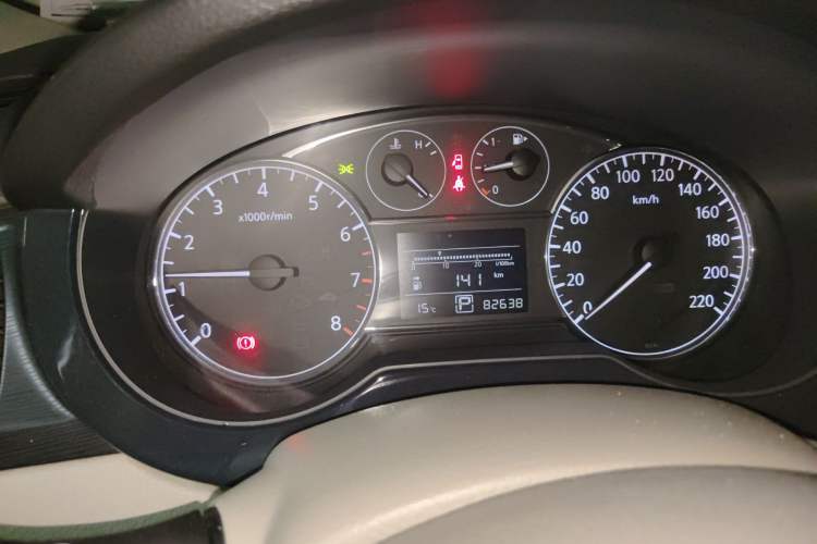 Used Nissan Tiida 2011 1.6L CVT Smart Version Odometer Close Up