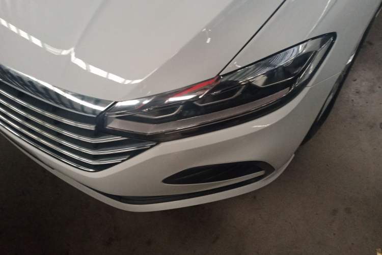 Used Volkswagen Lavida 2023 Revised 1.5L Automatic DeYi Edition Left Front Headlight