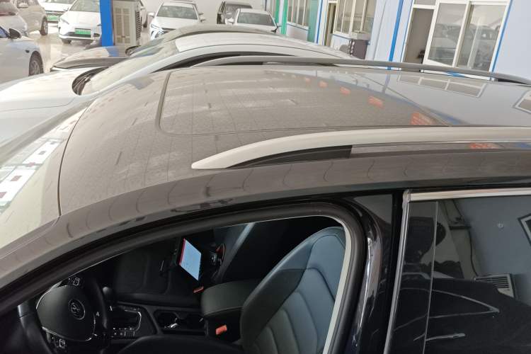 Used Volkswagen Tiguan L 2021 330TSI Automatic Two-Wheel Drive Smart Edition
