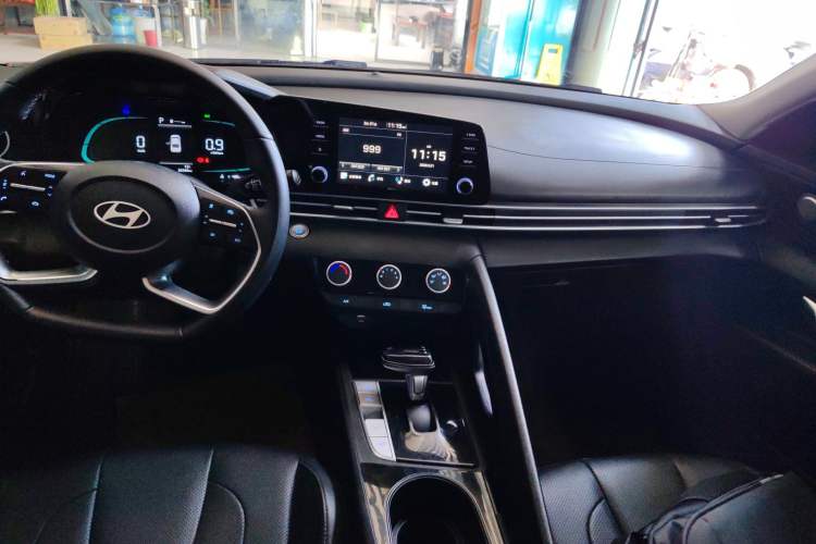 Used Hyundai Elantra 2023 1.5L CVT GLX Elite Edition
