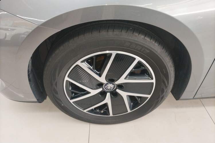 Used BYD Qin L 2024 DM-i 80KM Beyond Model Exterior 4