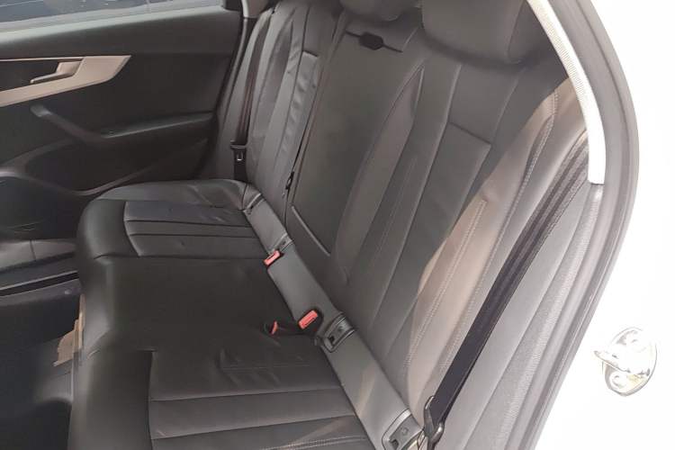 Used Audi A4L 2019 40 TFSI Fashion Edition China VI Emission Standard