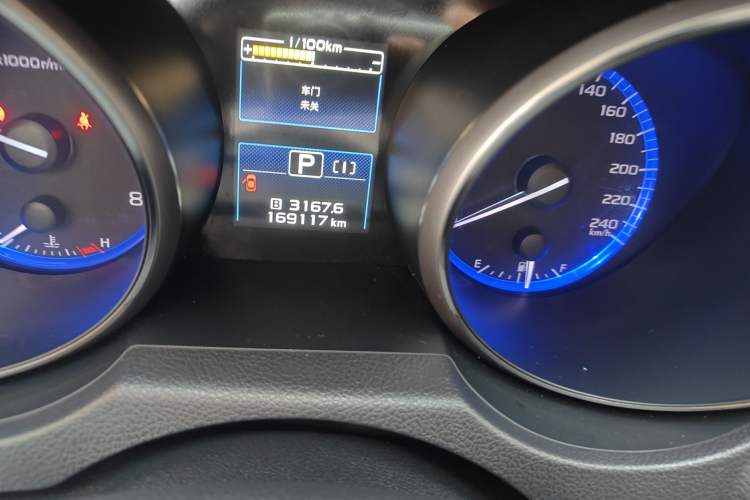 Used Subaru Legacy 2016 2.5i All-Wheel-Drive Glory Edition Odometer Close Up