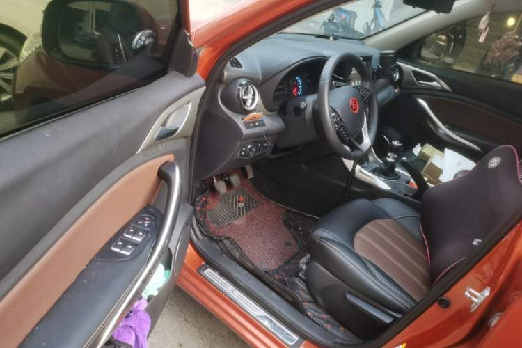 Used BYD Song 2017 Gaishi Upgrade Edition 1.5TI Manual Elite Model Driver Seat