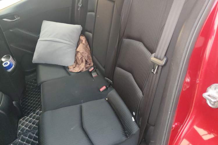 Used Mazda Mazda 3 Axela 2014 Sedan 1.5L Automatic Luxury Model
