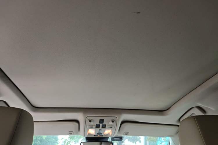 Used Cadillac SRX 2011 3.0L Luxury Model
