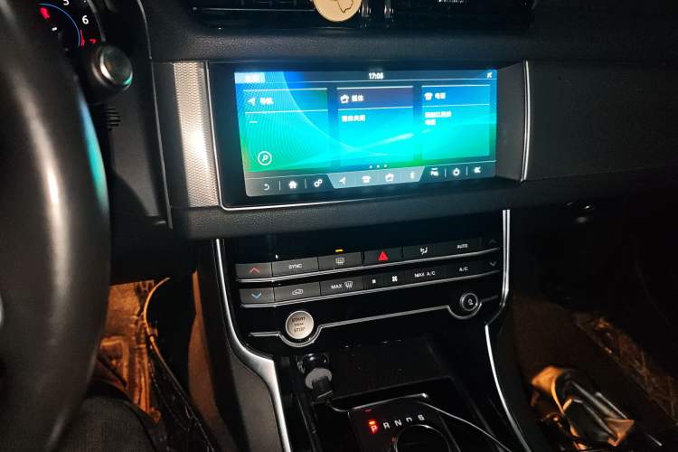 Used Jaguar XFL 2019 XFL 2.0T 200PS Two-Wheel-Drive Luxury Edition