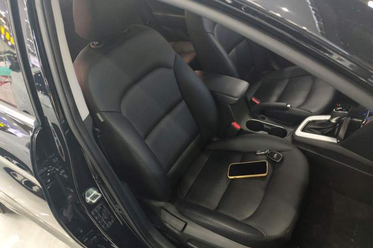 Used Hyundai Elantra (6th Generation / Lingdong) 2016 1.6L Automatic ZhiXuan – Elite Version
