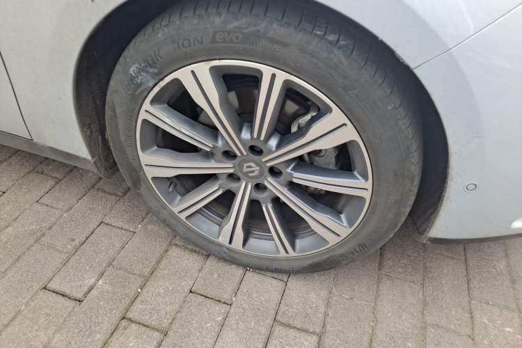 Used Leapmotor C01 2023 Range-Extended 316 Smart Edition Right Front Wheel Hub