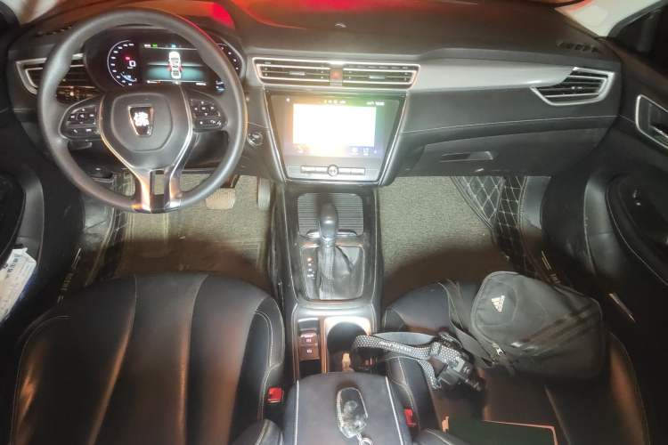 Used Roewe i5 2019 20T Automatic 4G Connected Supercharged Flagship Edition
