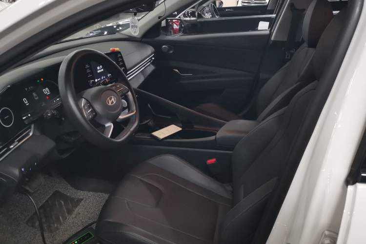 Used Hyundai Elantra 2023 1.5L CVT GLX Elite Edition Left Front Seat