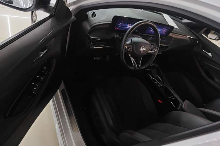 Used Buick Verano 2023 Pro GS Swift Edition Interior 3