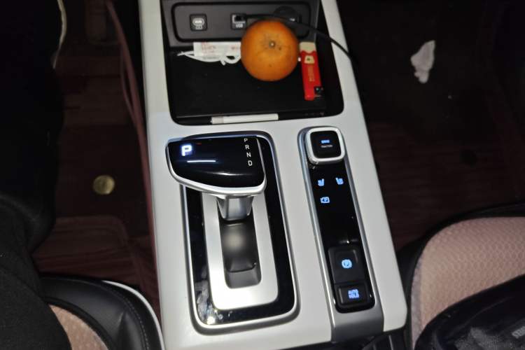 Used Hyundai ix35 2023 Musso 2.0L Prestige LUX Edition Gear Lever