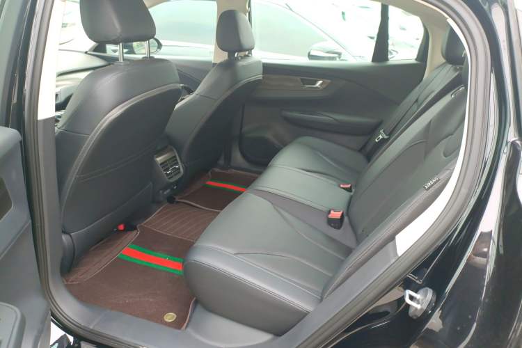 Used Hongqi E-QM5 2021 Online Booking Charging Basic Edition 5 Seats Left Rear Seat